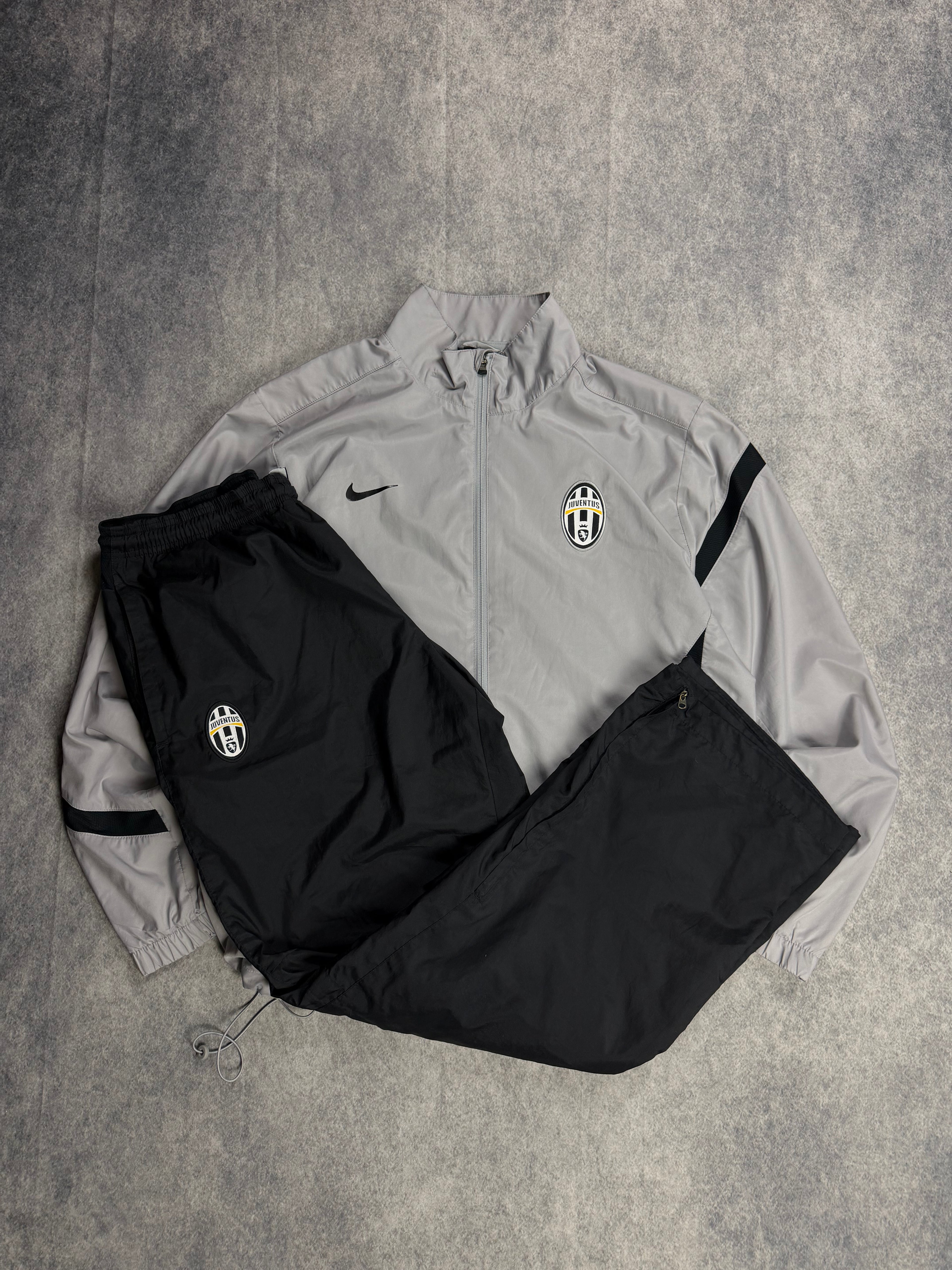 NIKE JUVENTUS VINTAGE TRACKSUIT - L