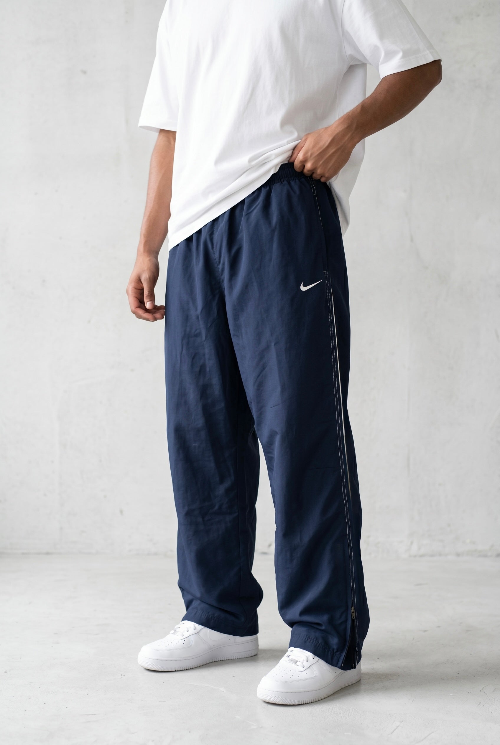 NIKE VINTAGE TRACKPANTS - L