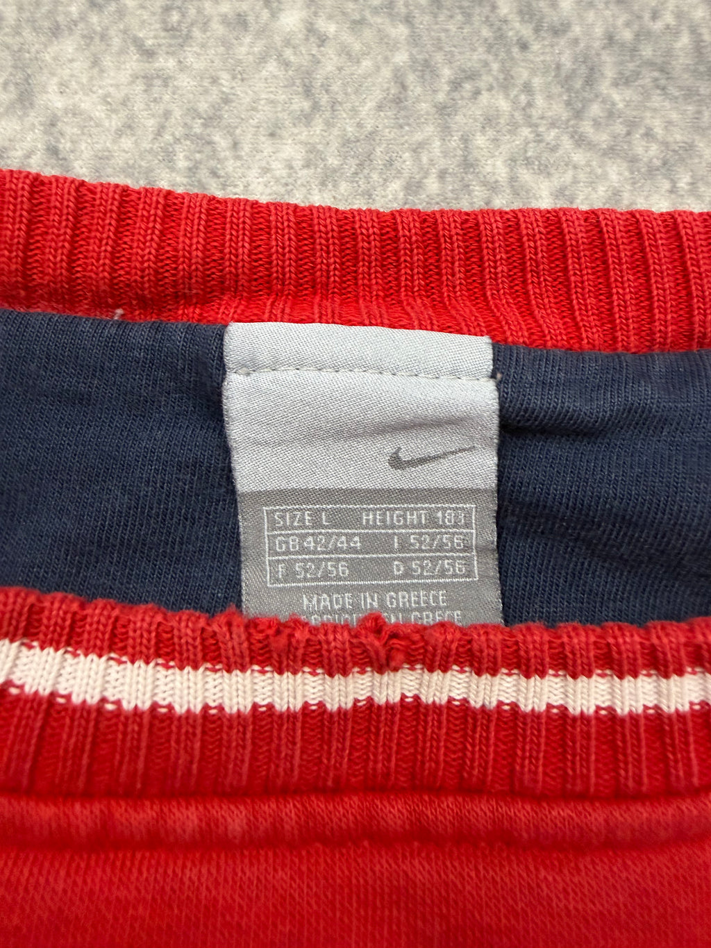 NIKE VINTAGE SWEATER - L