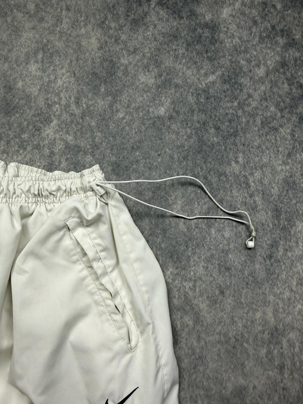 NIKE VINTAGE TRACKPANTS - M