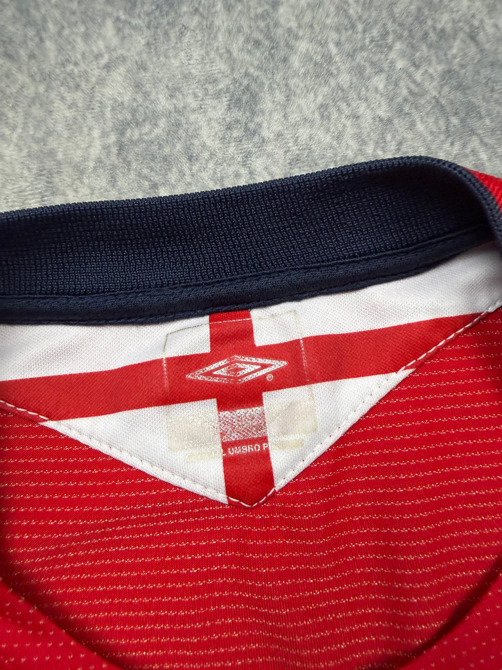 UMBRO ENGLAND VINTAGE SHIRT 2004 - L