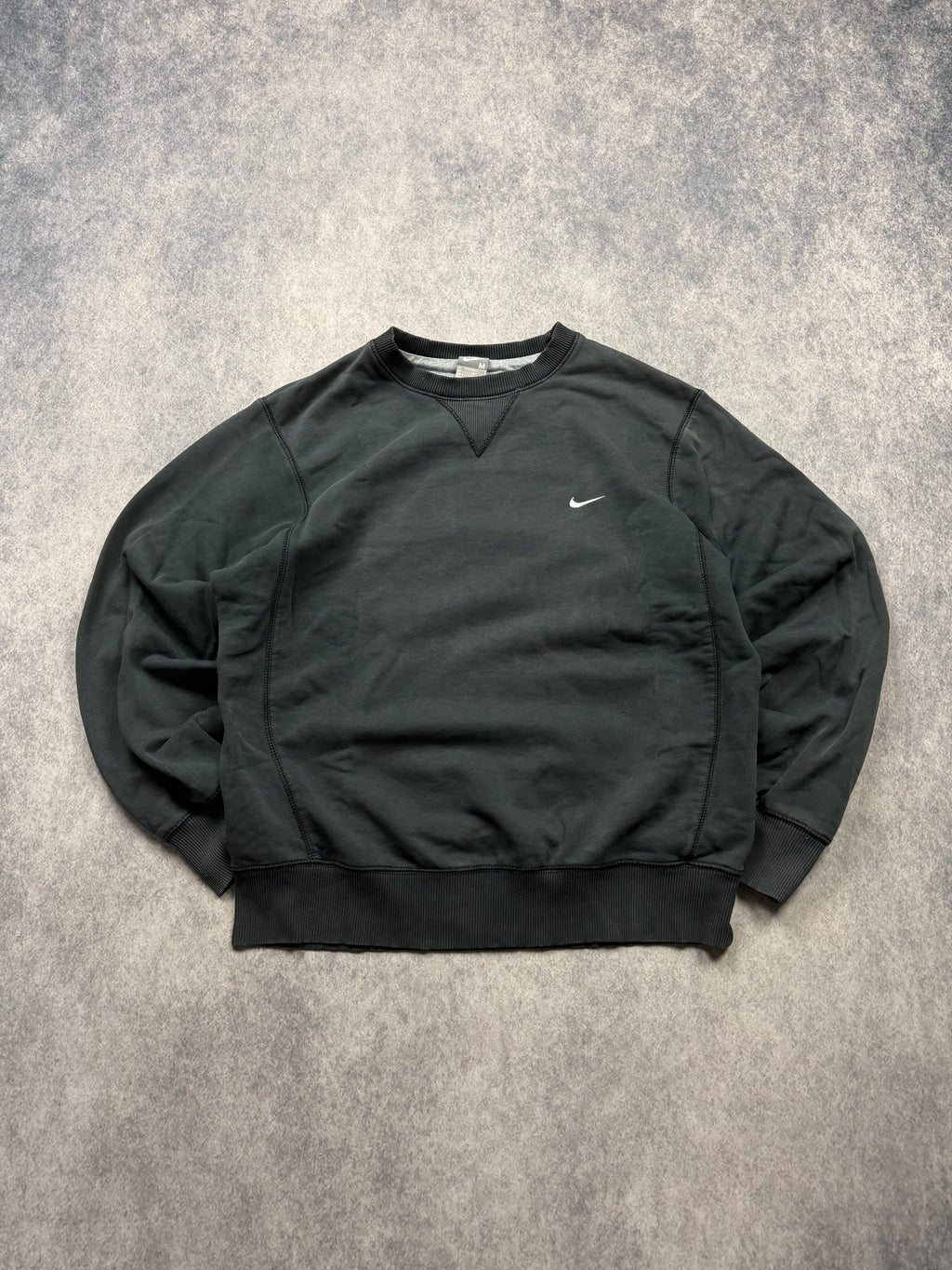 NIKE VINTAGE SWEATER - M