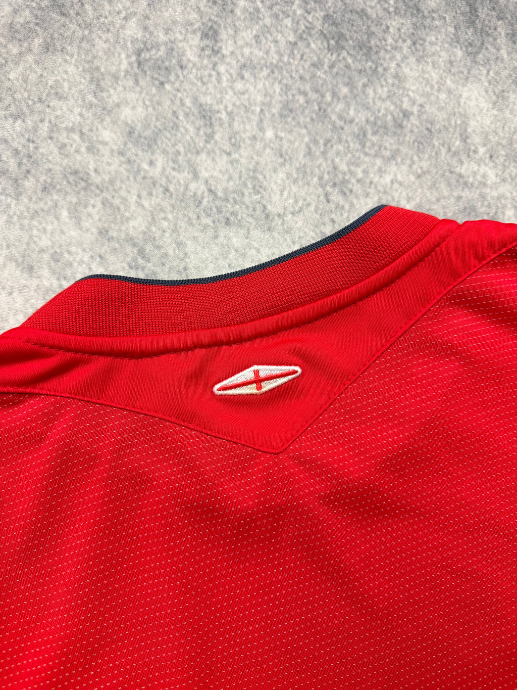 UMBRO ENGLAND VINTAGE SHIRT 2004 - L