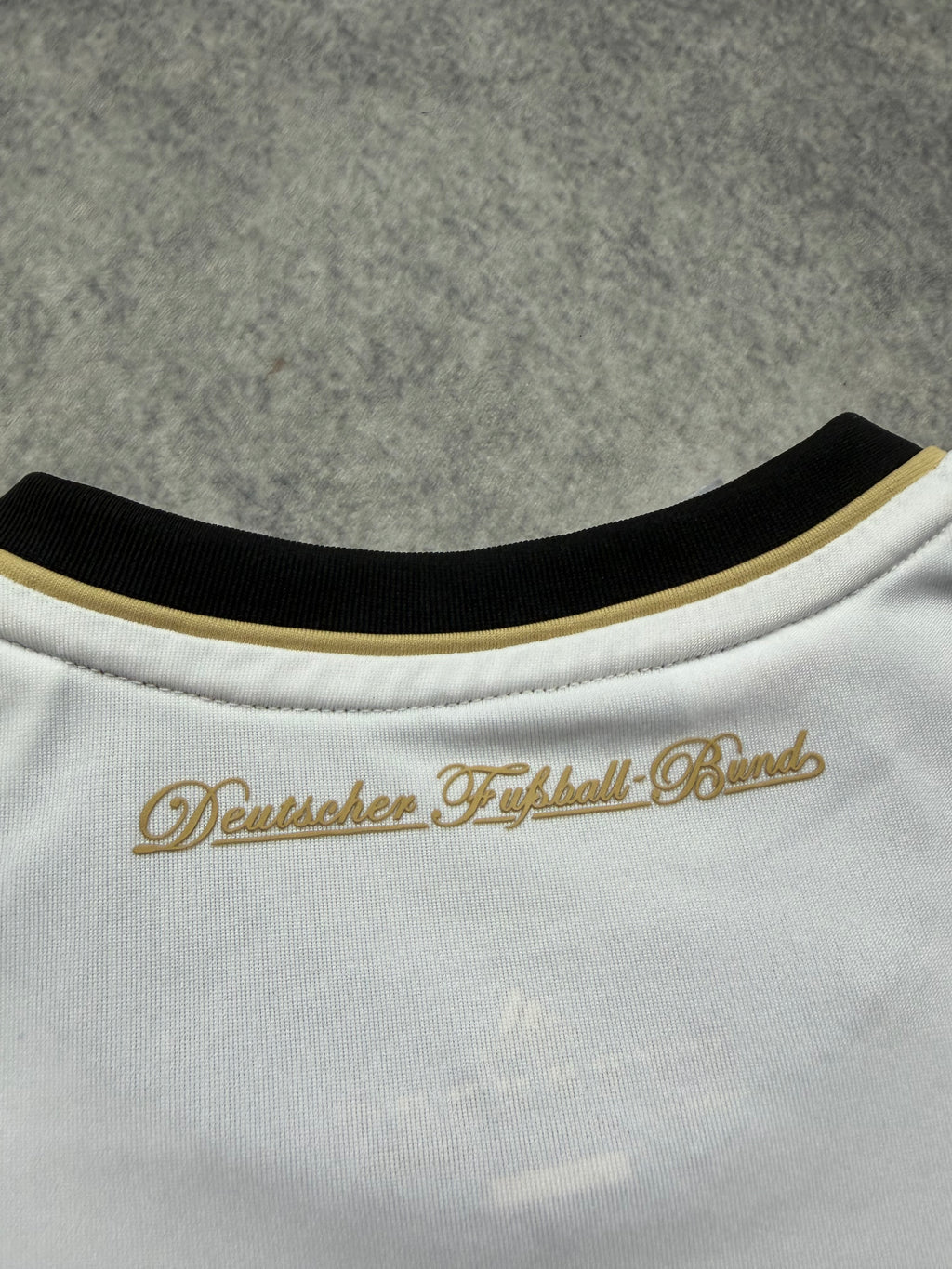 ADIDAS GERMANY VINTAGE SHIRT 2011 - S